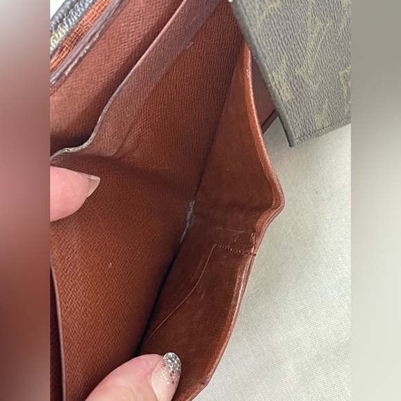 LOUIS VUITTON Monogram Elise Compact Wallet - Picture 7 of 13